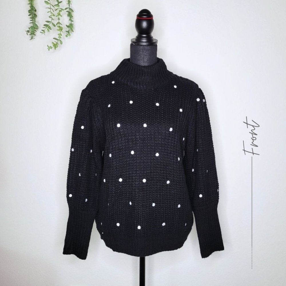 BLACK AND WHITE TURTLENECK SWEATER FOR WOMEN